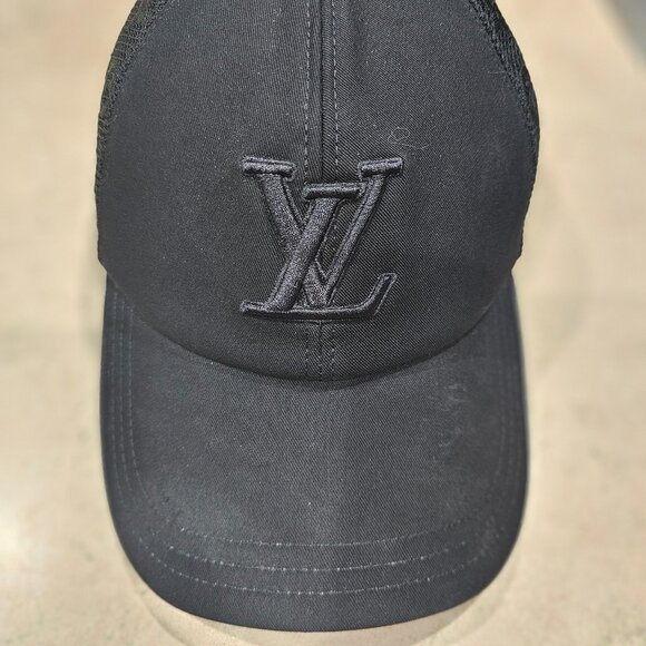 Louis Vuitton Logo Mesh Hat - Picture 1 of 7